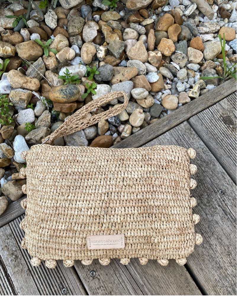 pochette raphia